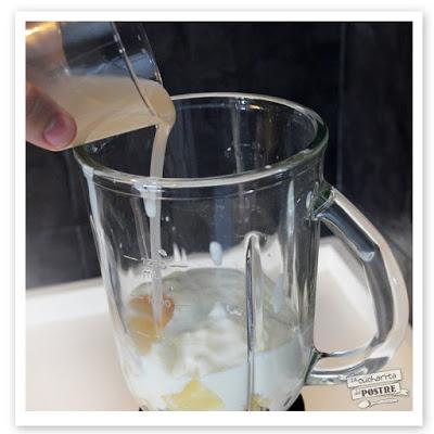 TARTA MOUSSE DE PIÑA COLADA SIN HORNO / NO-BAKE PINA COLADA MOUSSE CAKE