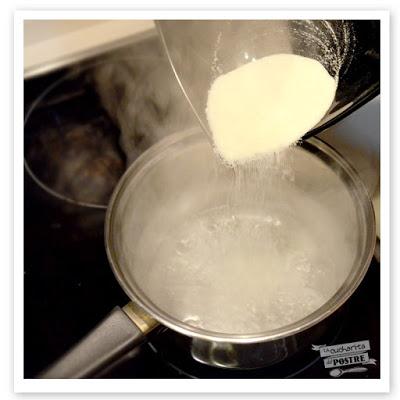 TARTA MOUSSE DE PIÑA COLADA SIN HORNO / NO-BAKE PINA COLADA MOUSSE CAKE