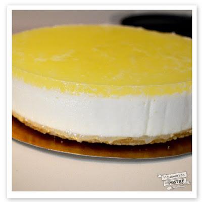 TARTA MOUSSE DE PIÑA COLADA SIN HORNO / NO-BAKE PINA COLADA MOUSSE CAKE