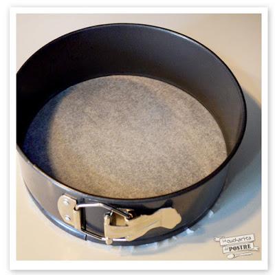 TARTA MOUSSE DE PIÑA COLADA SIN HORNO / NO-BAKE PINA COLADA MOUSSE CAKE