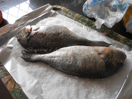 DORADA A LA SAL, EN PAPILLOTE Y A LA BRASA, A LA BARCELONA D' ABANS, D' AVUI I DE SEMPRE...26-07-2015...!!!