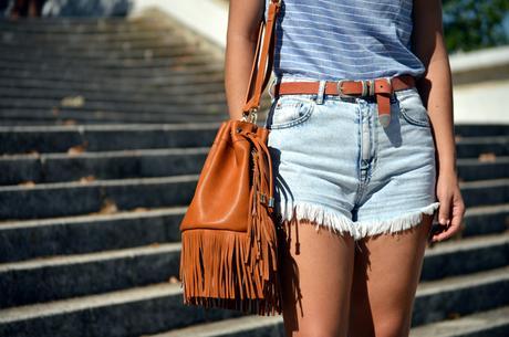 Outfit | Fringed bag