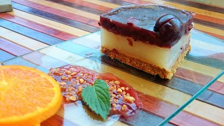 Tarta de queso vegana con cobertura de frutos rojos muy fácil