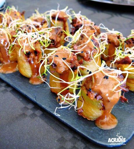 Atún marinado con chutney de cebolla y cuscús con melón