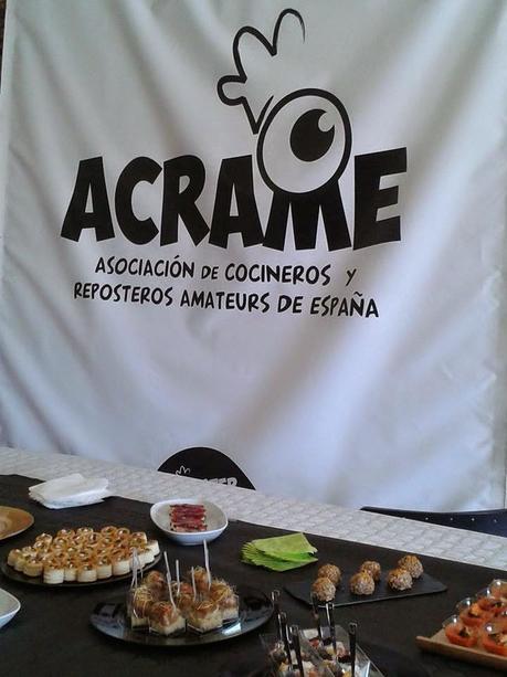 Atún marinado con chutney de cebolla y cuscús con melón