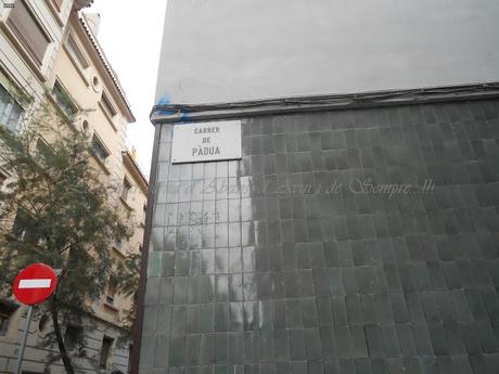 UN SIN TECHO, A LA BARCELONA D' ABANS, D' AVUI I DE SEMPRE...27-07-2015...!!!