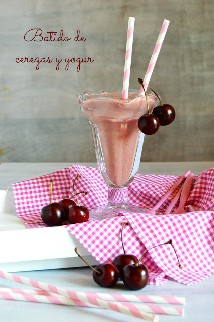 Batido de cerezas y yogur