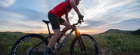 Juliana lanza su nueva Nevis, máquina para carreras de XC en fibra de carbono