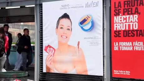 Kit Kat “trollea” las vallas publicitarias para que los modelos se tomen un respiro