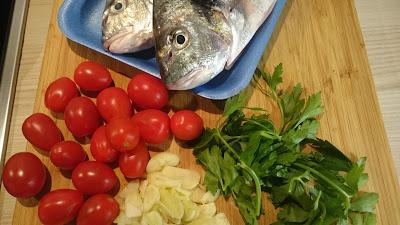 DORADA EN SARTÉN CON AJITOS Y TOMATE (La mujer pirata)