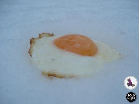 huevo frito nieve