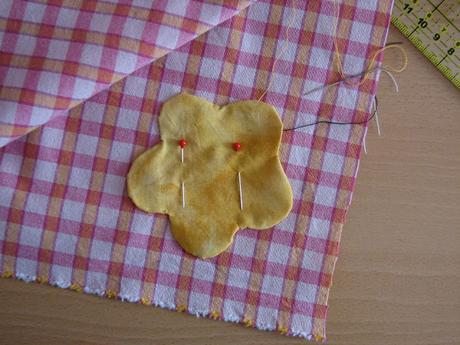 Escuela de Patchwork: aplicaciones de patchwork a punto escondido / Patchwork School: Appliqués in hidden stitch