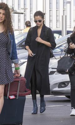 Selena Gomez llegó a Heathrow, aeropuerto de Londres