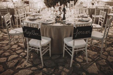 Bodas para el recuerdo: Helen Lindes y Rudy Fernández Las sillas de los novios