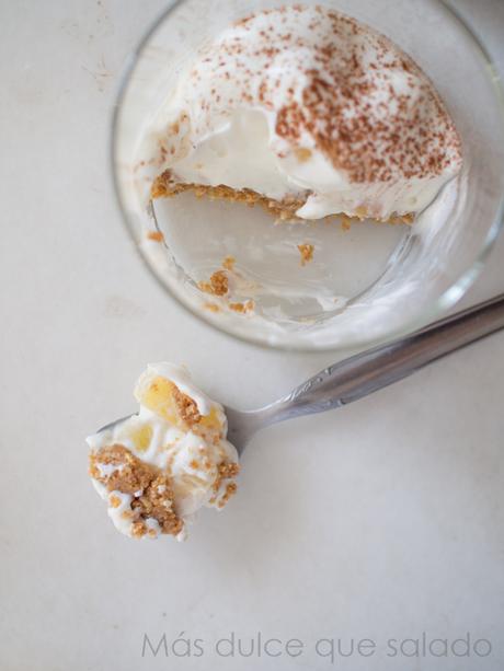 Vasitos de queso y piña