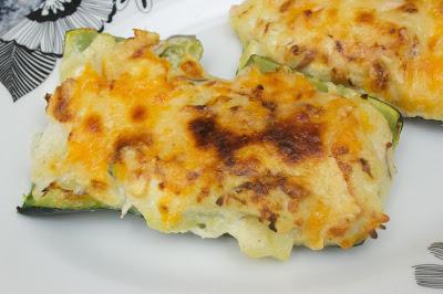 Calabacines rellenos de gulas y salmón ligeros