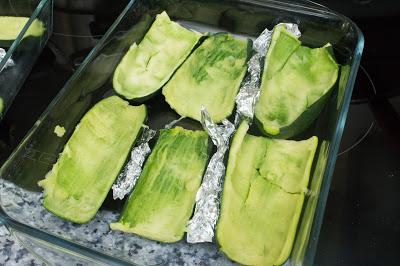 Calabacines rellenos de gulas y salmón ligeros