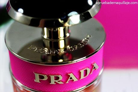 Detalle del frasco de perfume Prada Candy