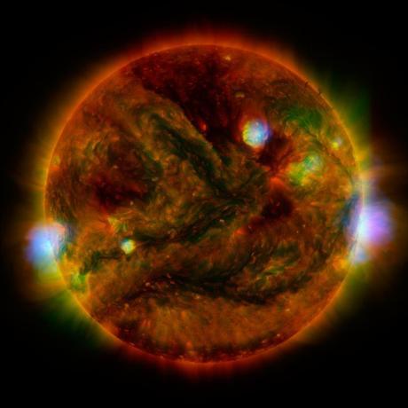 NuSTAR mira al Sol