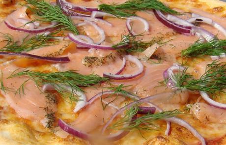 Pizza nórdica de Salmón fresco y quesos Noruegos