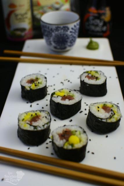 Maki sushi con atún, mango y apio tererecetas 04