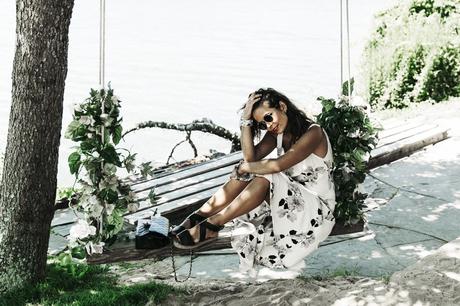 Revolve_In_The_Hamptons-Privacy_Please_Dress-Floral_Print-Black_Espadrilles-Chanel_Bag-Outfit-Street_Style-Pop_Up_Revolve-Collage_Vintage-29