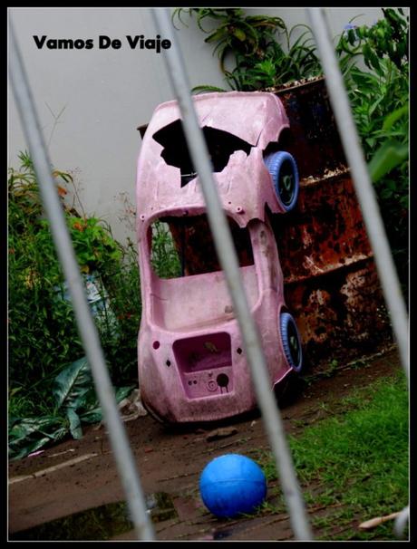 AUTO MAL ESTONACIONADO