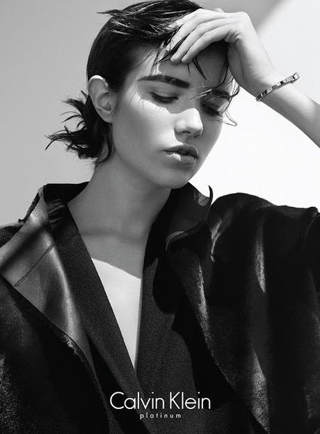 Grace Hartzel protagoniza la nueva campaña de otoño de Calvin Klein Platinum