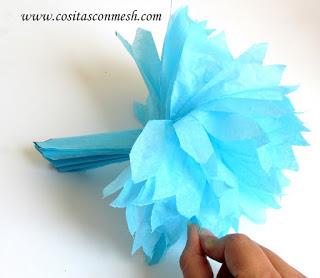 Cómo hacer pompones de papel para decoración