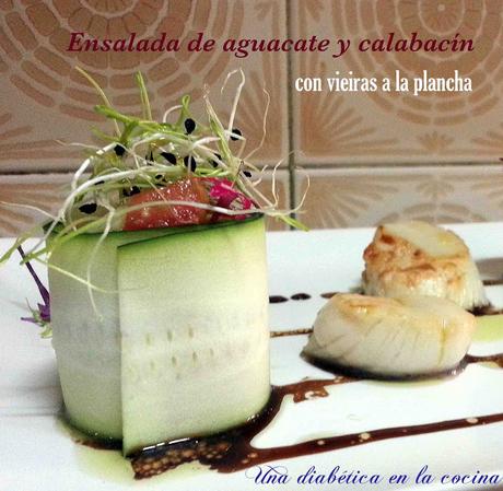Ensalada de aguacate y calabacín con vieiras a la plancha