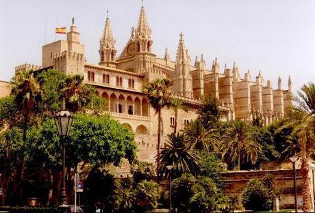 Palma de Mallorca, la ciudad con más demanda turística The-Almudaina-Palace-with-his-landscape-in-Palma-de-Mallorca