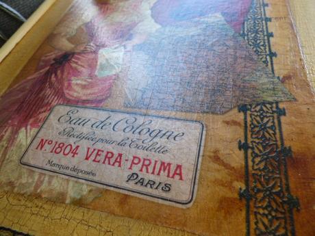 Caja con aire de otro siglo Caja con aire de otro siglo