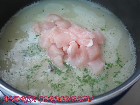 SOPA DE POLLO Y HUEVO. BUKNADE (A POTTAGE). RECETA MEDIEVAL. SIN GLUTEN