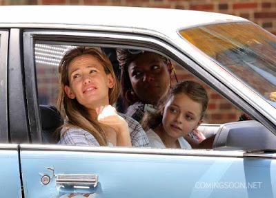 PRIMERAS IMÁGENES DE QUEEN LATIFAH Y JENNIFER GARNER EN EL SET DE MIRACLES FROM HEAVEN