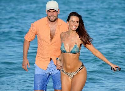 Jennifer Metcalfe en St. Tropez, Francia