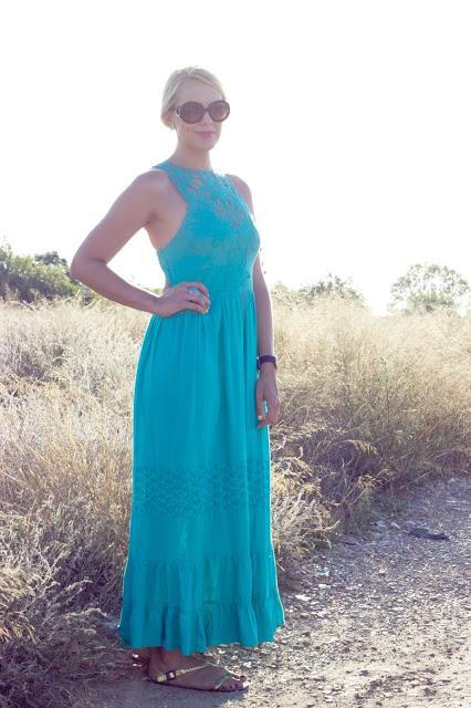 Vestido con detalle de crochet