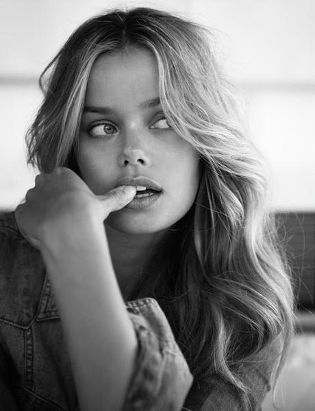 Frida Aasen posa con estilos de Guess Denim para Twelv Magazine