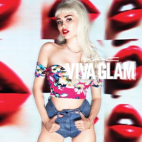Miley Cyrus luce pelo largo y flequillo en la nueva campaña de VIVA GLAM de MAC