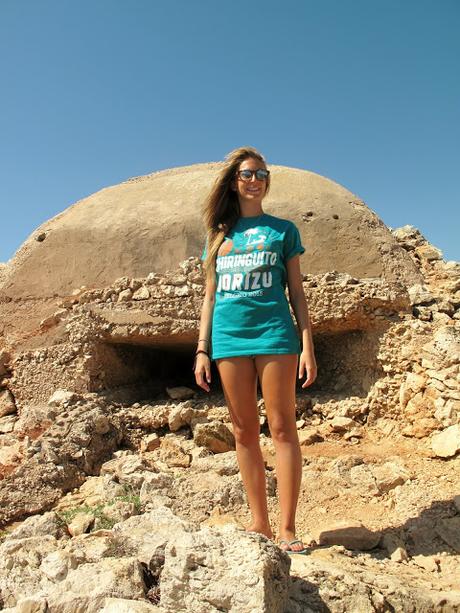 Echando de menos la tierrina, en las fiestas de Fornells Menorca, con look sport.