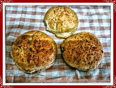 Panecillos de aceitunas negras