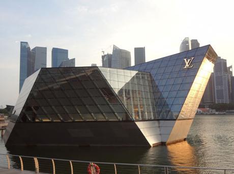 Louis Vuitton en Singapur por FTL Design Engineering Studio
