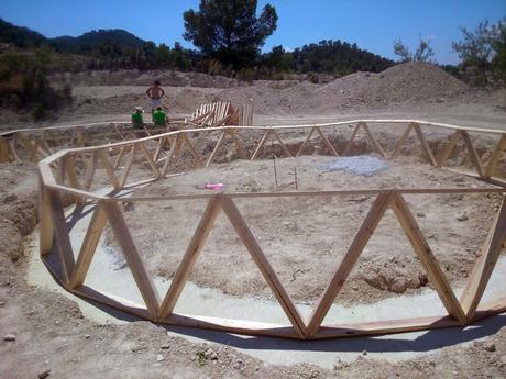 Montaje estructura geodésica Jumilla 1 IMG-20150723-WA0018