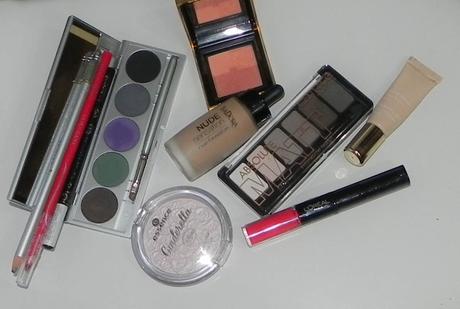 Verde militar y rojo (look y outfit)