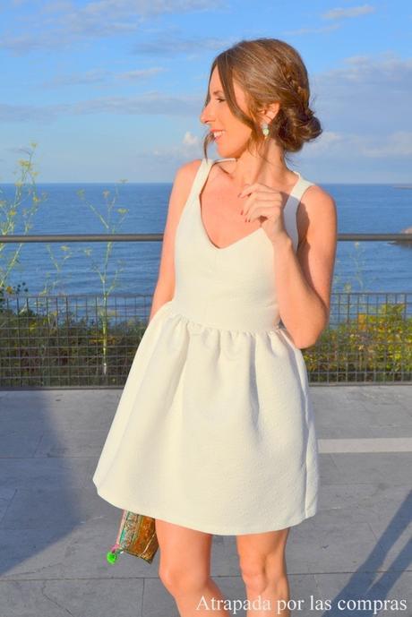 LOOK ROMÁNTICO CON VESTIDO BLANCO
