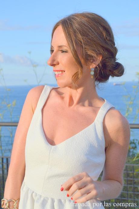 LOOK ROMÁNTICO CON VESTIDO BLANCO