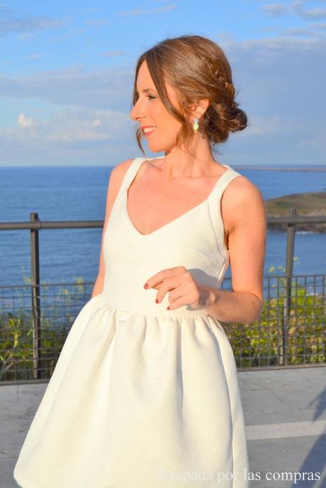 LOOK ROMÁNTICO CON VESTIDO BLANCO
