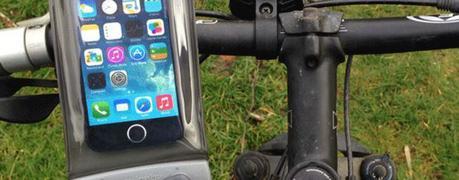 Funda para móvil y montaje para bicicletas Aquapac 110