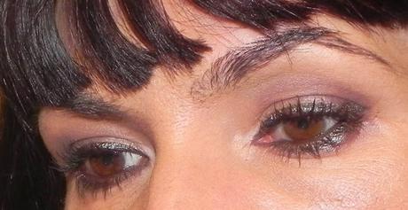 Delineado con sombra tipo Club y labios rojo fuego (look, manicura & outfit) Delineado con sombra tipo Club y labios rojo fuego (look, manicura & outfit)