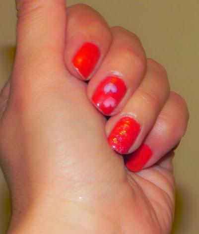 Delineado con sombra tipo Club y labios rojo fuego (look, manicura & outfit) Delineado con sombra tipo Club y labios rojo fuego (look, manicura & outfit)