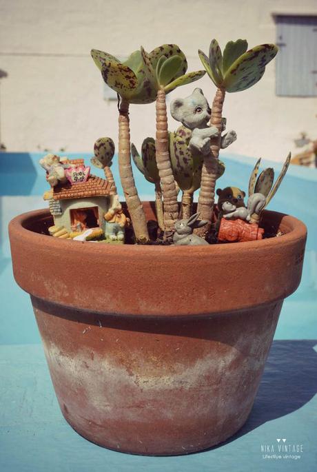 diy, diorama, hazlo tu mismo, animales de plastico, animalitos de goma, maceta, mundo en maceta